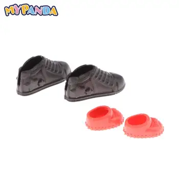 2Pairs/Set Doll House Miniatúrne Topánky Mini Plastové Čierne Červené Tenisky, Bábiky, Príslušenstvo Deti Predstierajú, že Hrať Hračky